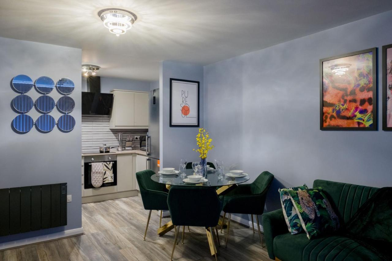 Pahuna Ghar Birmigham City 2 Bedroom Apartment- Short To Mid Term Let-Free Secure Parking バーミンガム エクステリア 写真