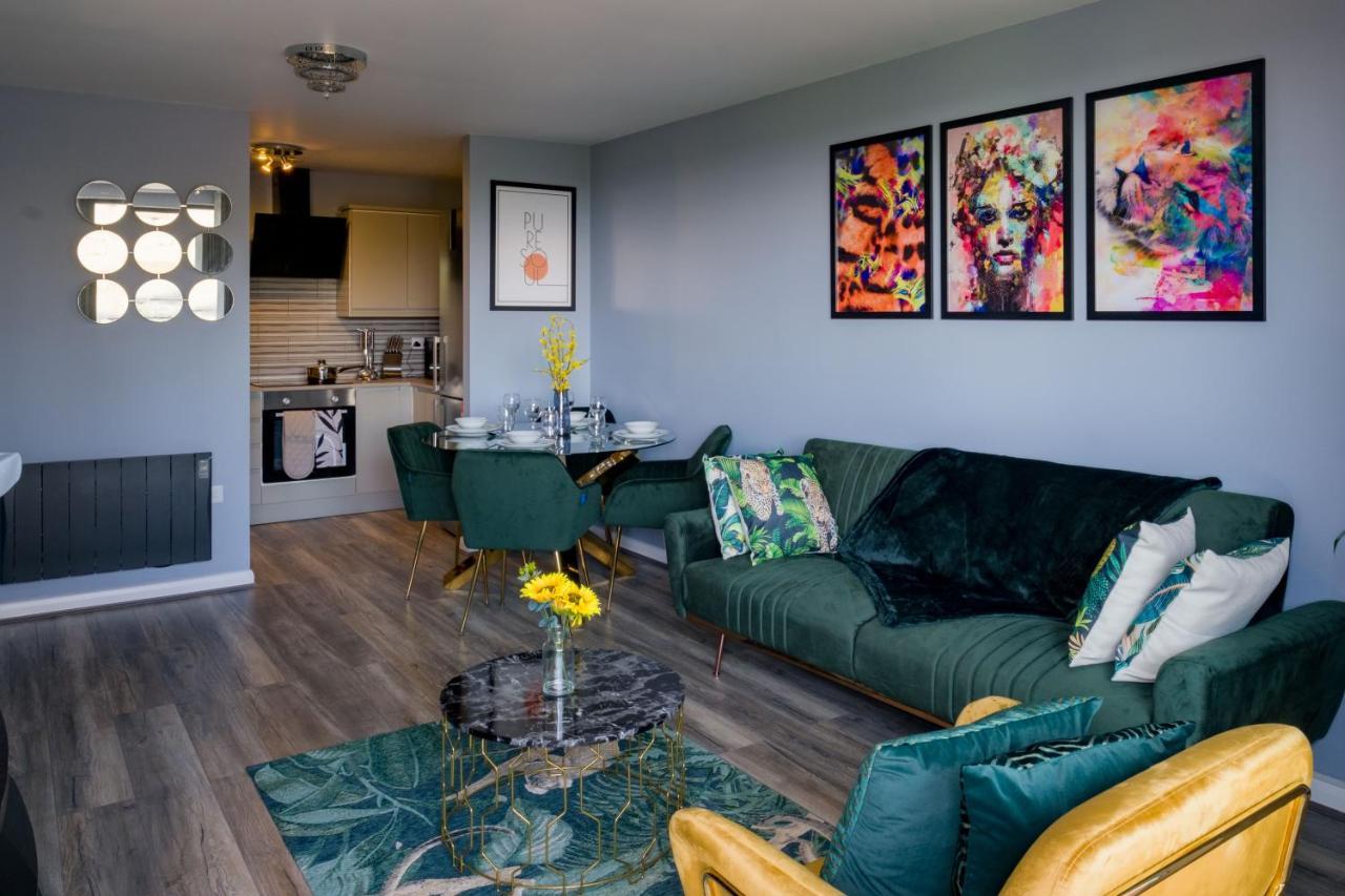 Pahuna Ghar Birmigham City 2 Bedroom Apartment- Short To Mid Term Let-Free Secure Parking バーミンガム エクステリア 写真